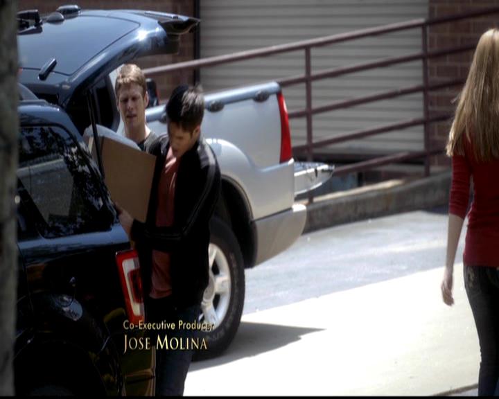 VampireDiariesWorld-dot-org_4x02Memorial0321.jpg