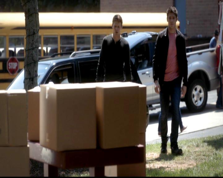 VampireDiariesWorld-dot-org_4x02Memorial0328.jpg