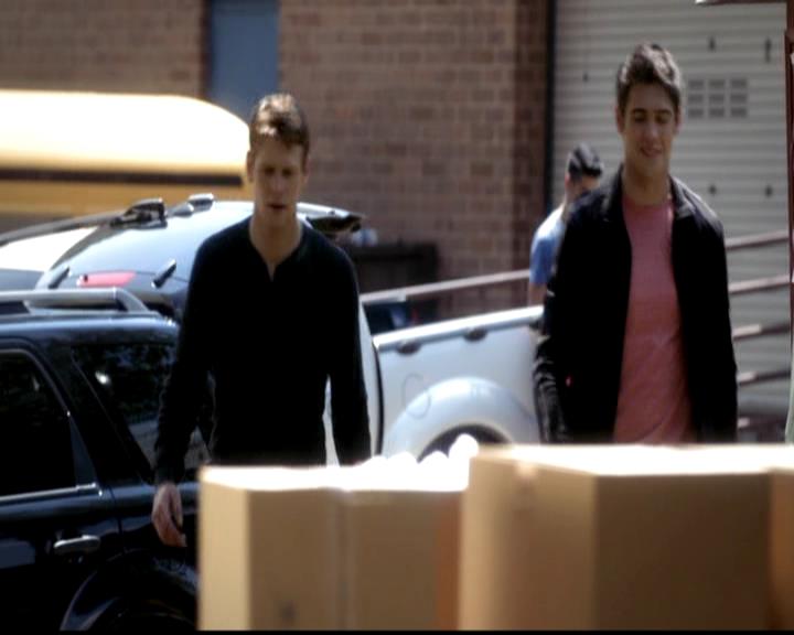 VampireDiariesWorld-dot-org_4x02Memorial0329.jpg