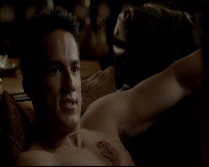 VampireDiariesWorld-dot-org_4x02Memorial0740.jpg