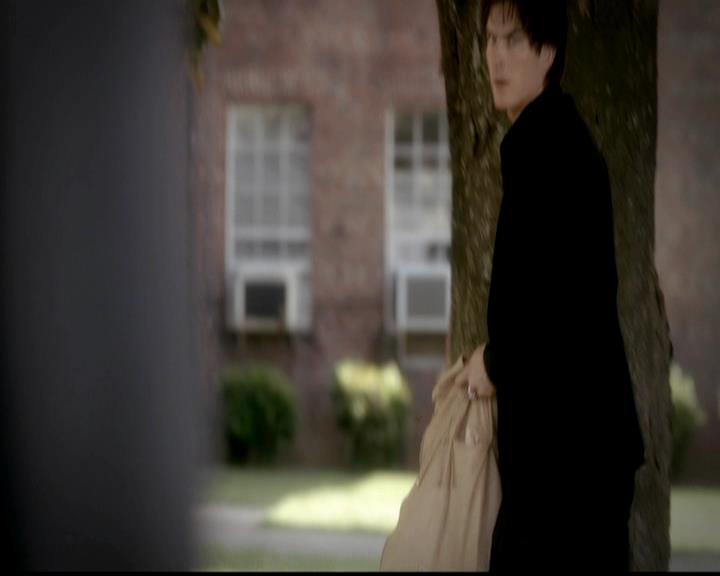 VampireDiariesWorld-dot-org_4x02Memorial1186.jpg