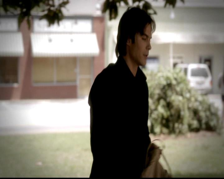 VampireDiariesWorld-dot-org_4x02Memorial1188.jpg