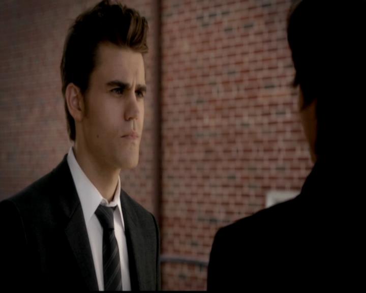 VampireDiariesWorld-dot-org_4x02Memorial1193.jpg
