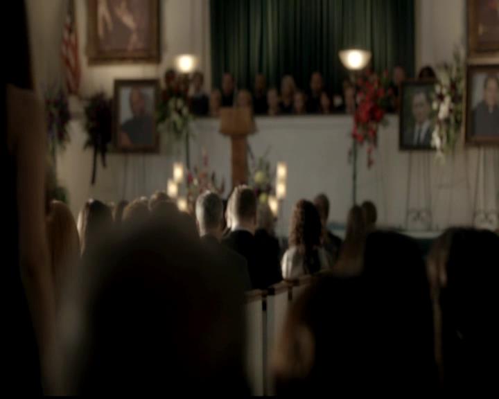 VampireDiariesWorld-dot-org_4x02Memorial1243.jpg