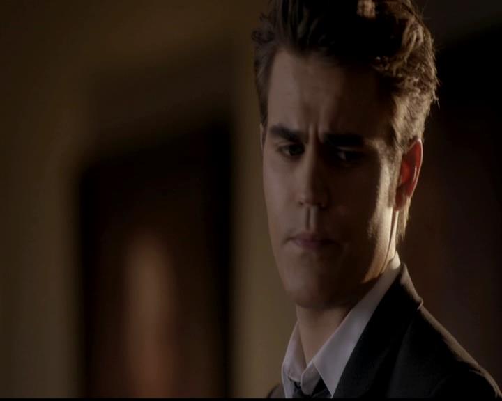 VampireDiariesWorld-dot-org_4x02Memorial1270.jpg