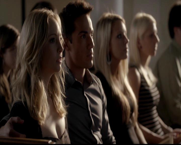 VampireDiariesWorld-dot-org_4x02Memorial1317.jpg