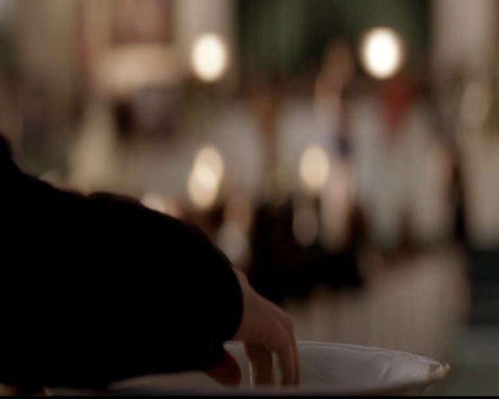 VampireDiariesWorld-dot-org_4x02Memorial1327.jpg