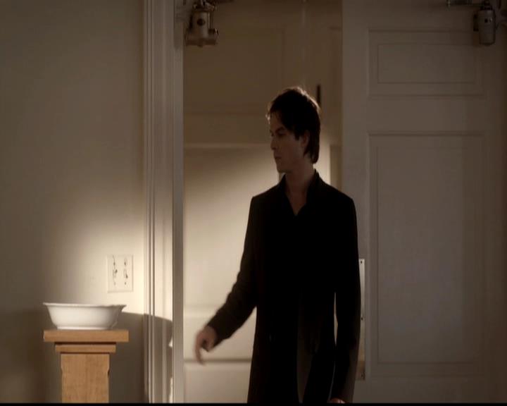 VampireDiariesWorld-dot-org_4x02Memorial1328.jpg