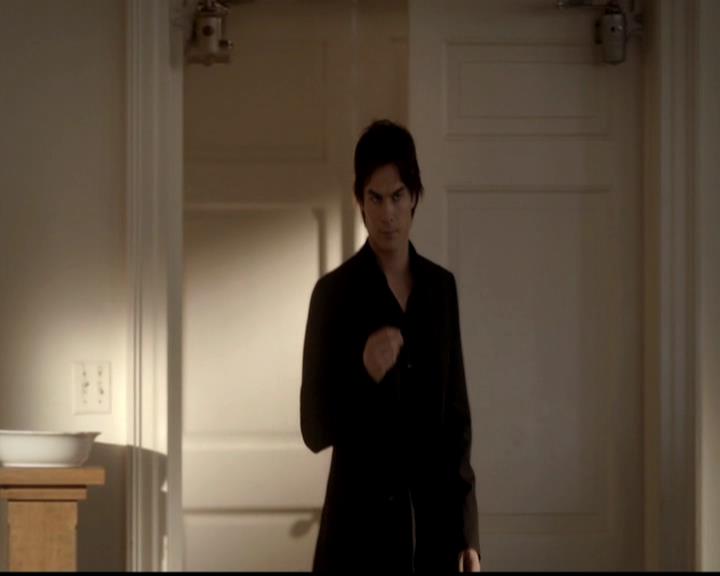 VampireDiariesWorld-dot-org_4x02Memorial1329.jpg