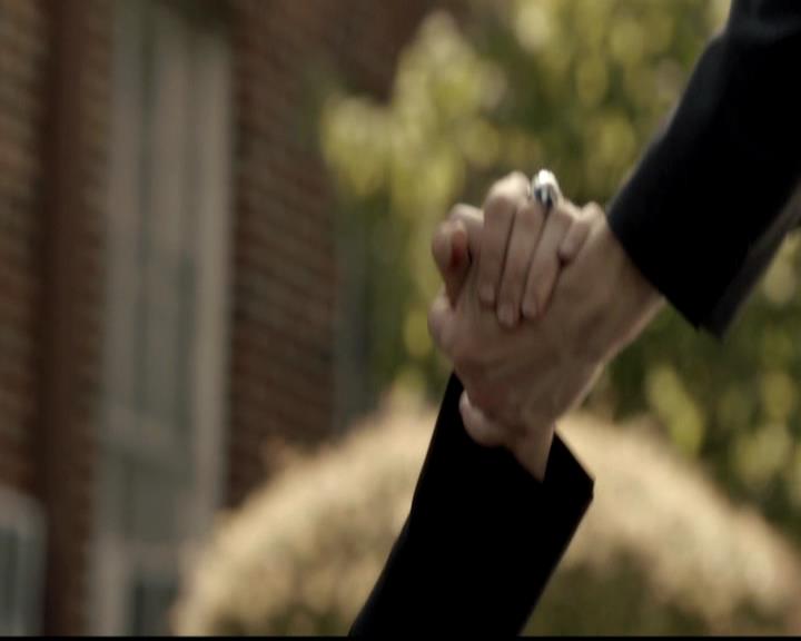 VampireDiariesWorld-dot-org_4x02Memorial1630.jpg