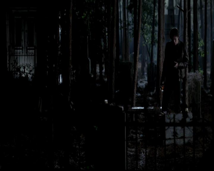 VampireDiariesWorld-dot-org_4x02Memorial2203.jpg