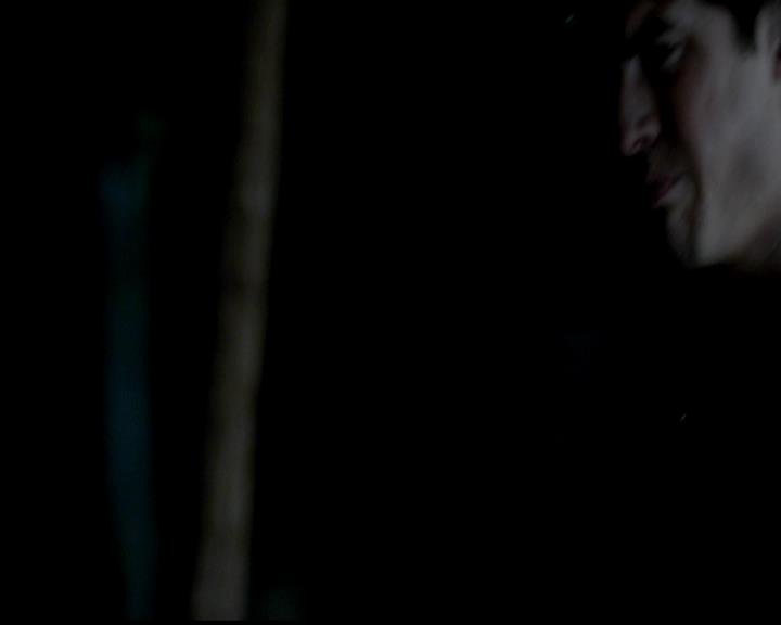 VampireDiariesWorld-dot-org_4x02Memorial2206.jpg
