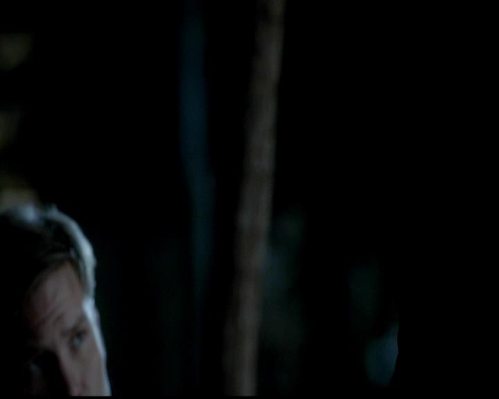 VampireDiariesWorld-dot-org_4x02Memorial2207.jpg