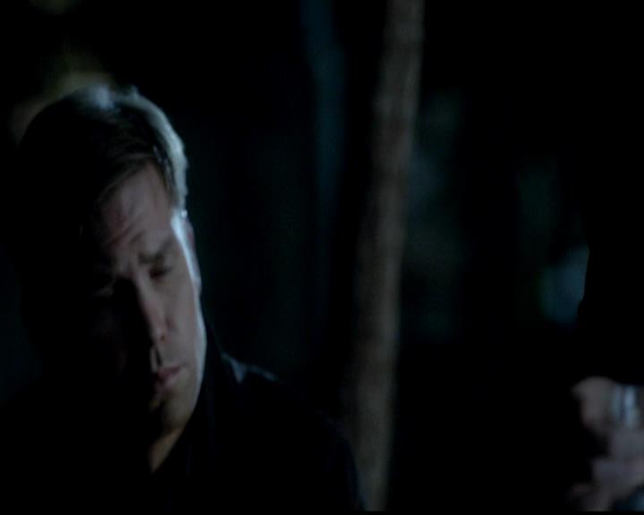 VampireDiariesWorld-dot-org_4x02Memorial2208.jpg