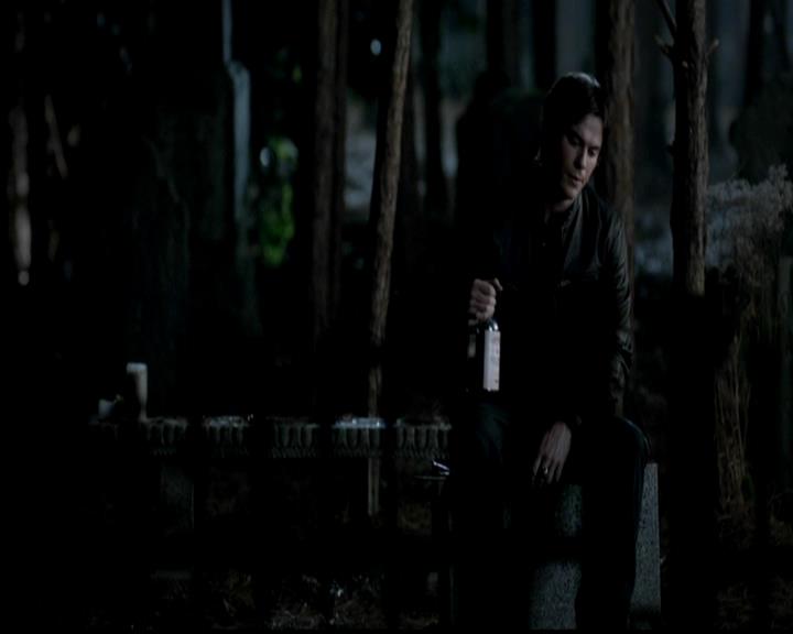 VampireDiariesWorld-dot-org_4x02Memorial2224.jpg