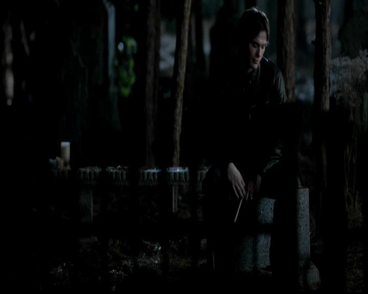 VampireDiariesWorld-dot-org_4x02Memorial2227.jpg