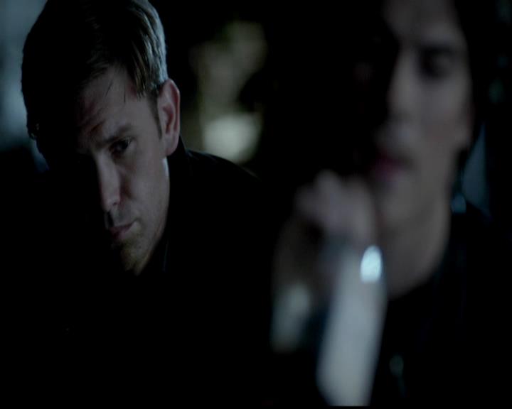 VampireDiariesWorld-dot-org_4x02Memorial2248.jpg