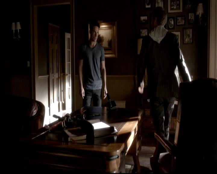 VampireDiariesWorld-dot-org_4x03TheRager1393.jpg