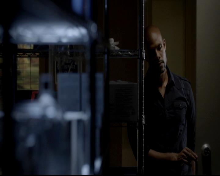 VampireDiariesWorld-dot-org_4x03TheRager1523.jpg