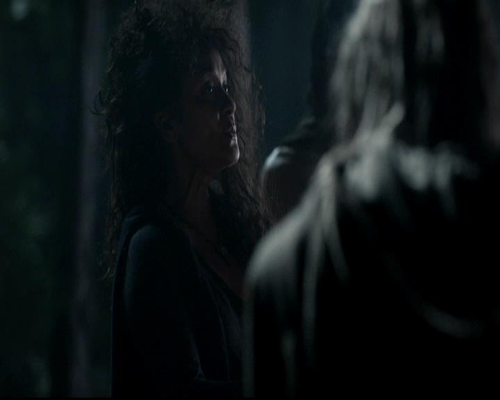 VampireDiariesWorld-dot-org_4x04TheFive0016.jpg