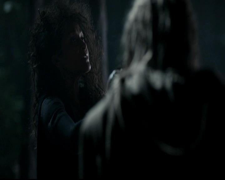 VampireDiariesWorld-dot-org_4x04TheFive0019.jpg