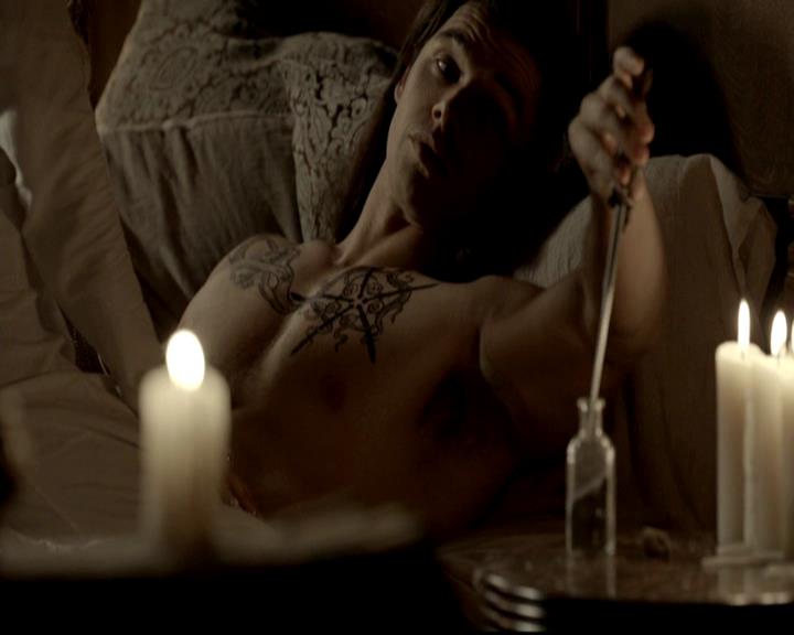 VampireDiariesWorld-dot-org_4x04TheFive1271.jpg