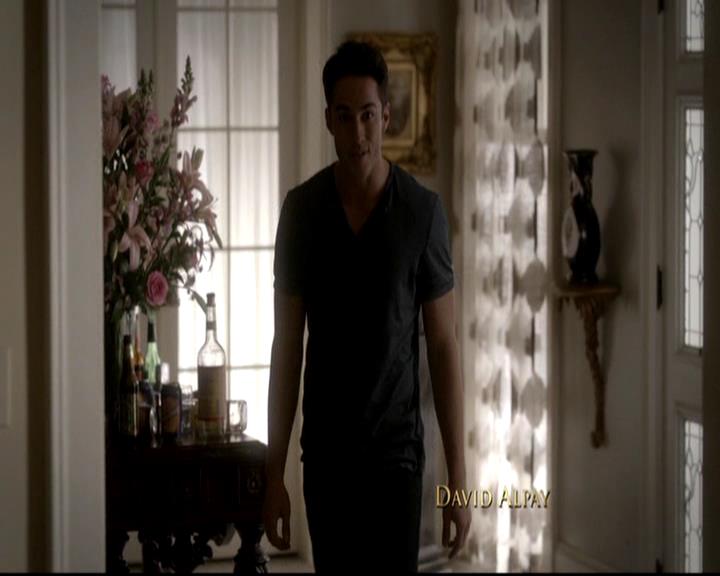 VampireDiariesWorld-dot-org_4x06WeAllGoALittleMadSometimes0213.jpg