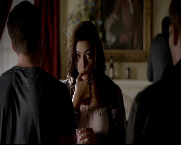 VampireDiariesWorld-dot-org_4x06WeAllGoALittleMadSometimes0238.jpg