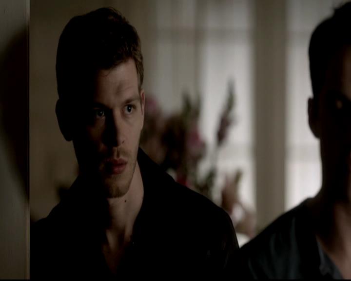 VampireDiariesWorld-dot-org_4x06WeAllGoALittleMadSometimes0239.jpg