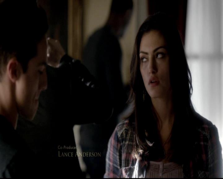 VampireDiariesWorld-dot-org_4x06WeAllGoALittleMadSometimes0246.jpg