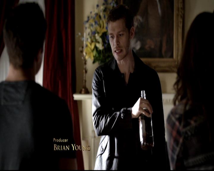 VampireDiariesWorld-dot-org_4x06WeAllGoALittleMadSometimes0255.jpg