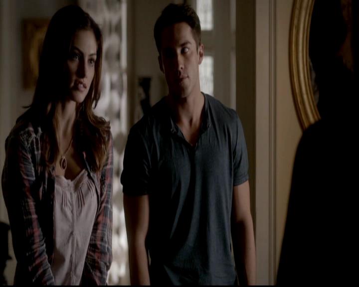 VampireDiariesWorld-dot-org_4x06WeAllGoALittleMadSometimes0262.jpg