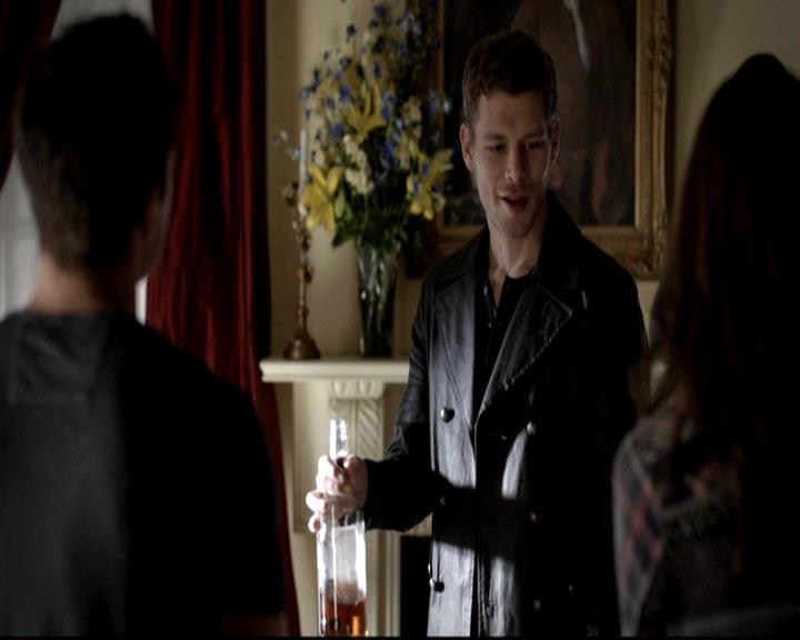 VampireDiariesWorld-dot-org_4x06WeAllGoALittleMadSometimes0272.jpg