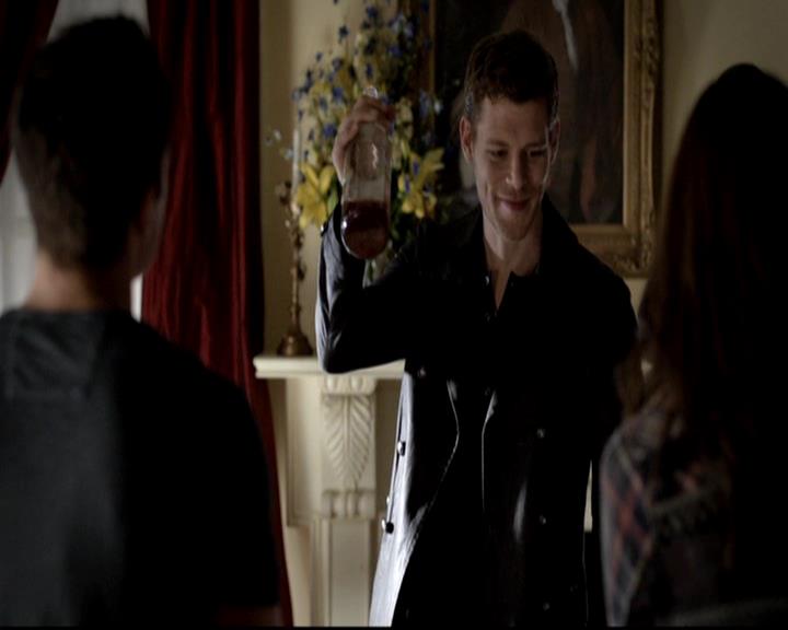 VampireDiariesWorld-dot-org_4x06WeAllGoALittleMadSometimes0273.jpg