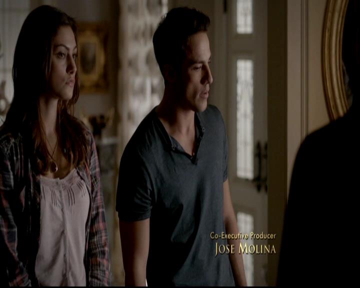 VampireDiariesWorld-dot-org_4x06WeAllGoALittleMadSometimes0278.jpg