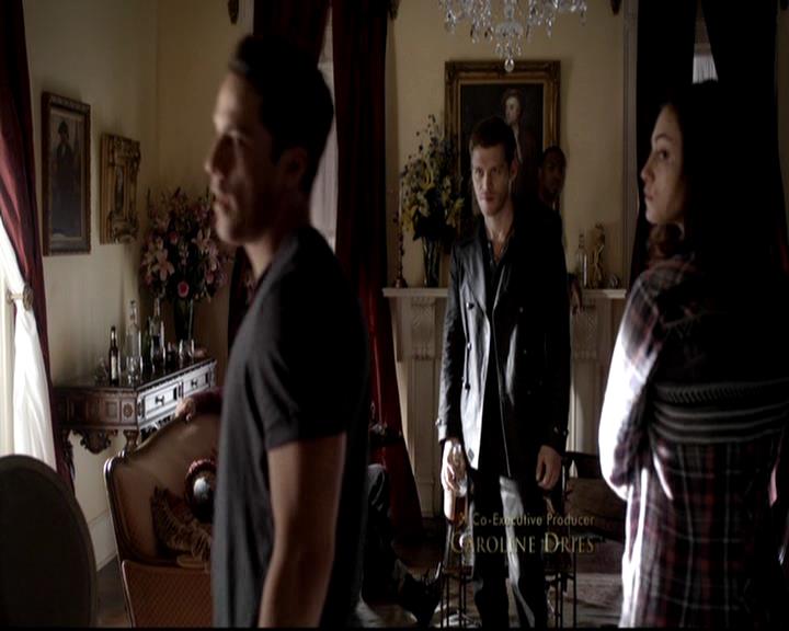 VampireDiariesWorld-dot-org_4x06WeAllGoALittleMadSometimes0280.jpg
