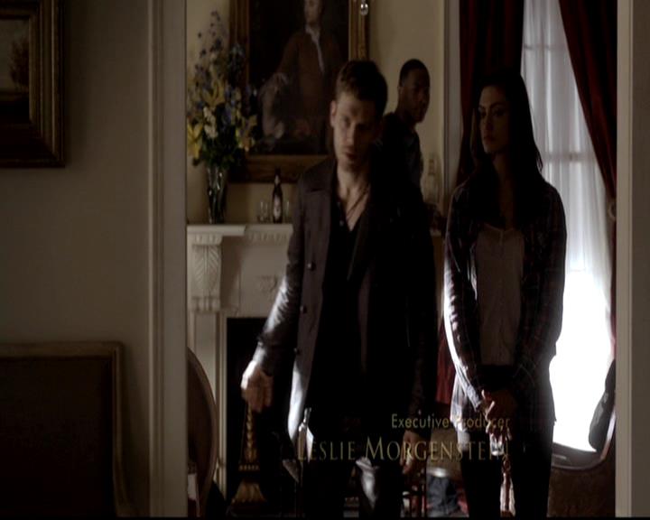 VampireDiariesWorld-dot-org_4x06WeAllGoALittleMadSometimes0295.jpg