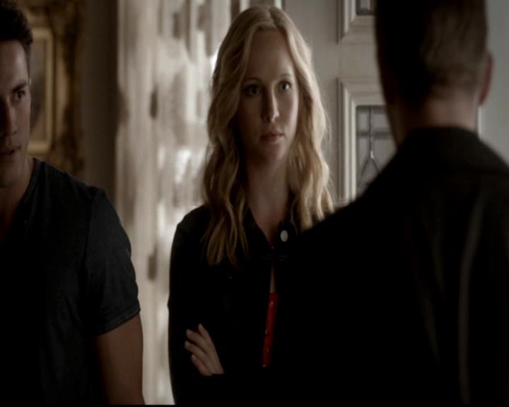 VampireDiariesWorld-dot-org_4x06WeAllGoALittleMadSometimes0300.jpg