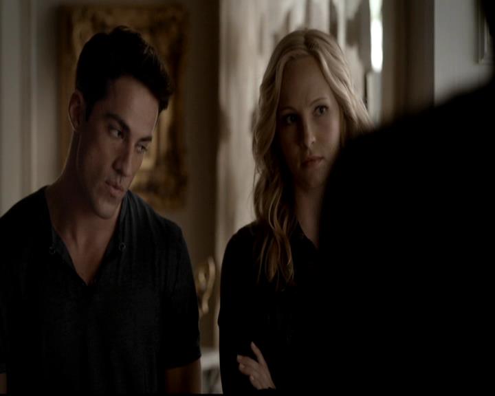 VampireDiariesWorld-dot-org_4x06WeAllGoALittleMadSometimes0316.jpg