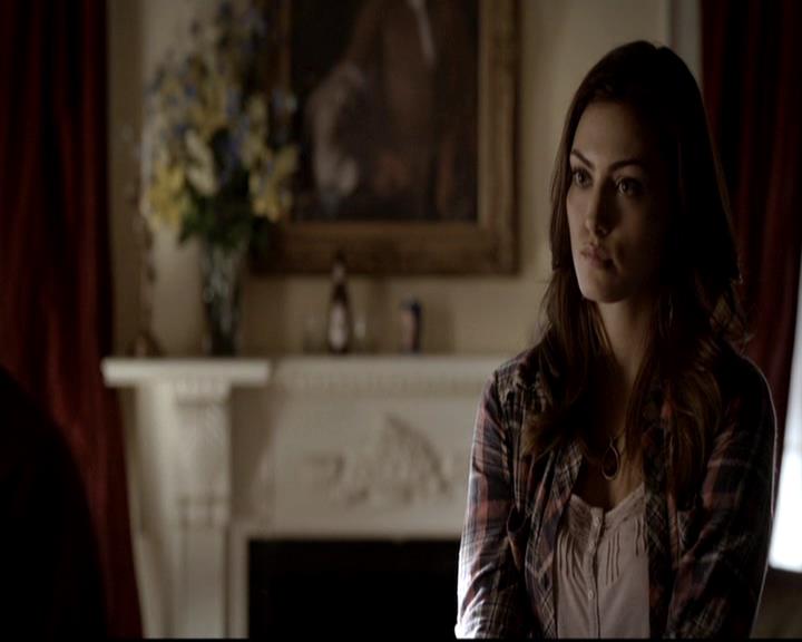 VampireDiariesWorld-dot-org_4x06WeAllGoALittleMadSometimes0317.jpg