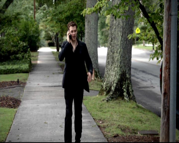 VampireDiariesWorld-dot-org_4x06WeAllGoALittleMadSometimes0404.jpg