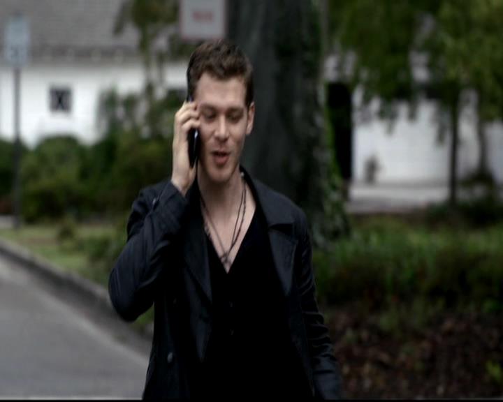VampireDiariesWorld-dot-org_4x06WeAllGoALittleMadSometimes0415.jpg