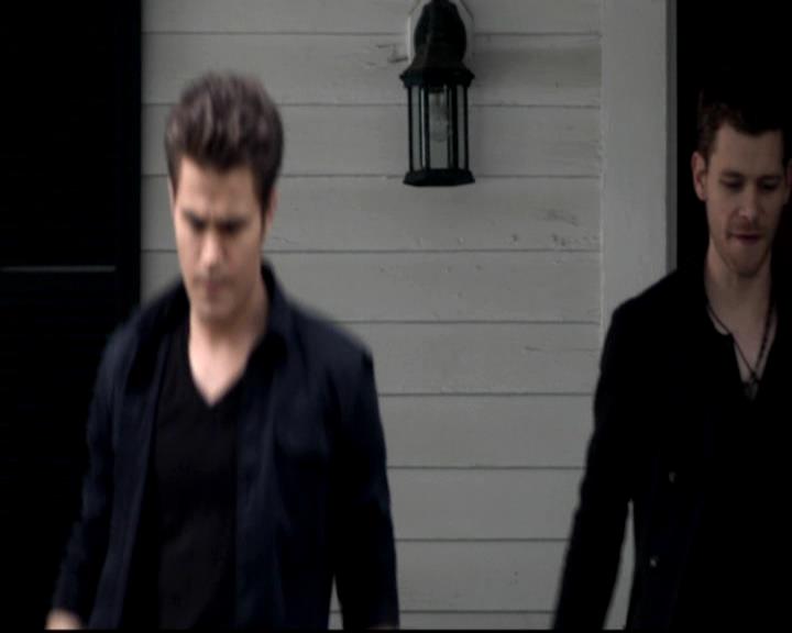 VampireDiariesWorld-dot-org_4x06WeAllGoALittleMadSometimes0440.jpg