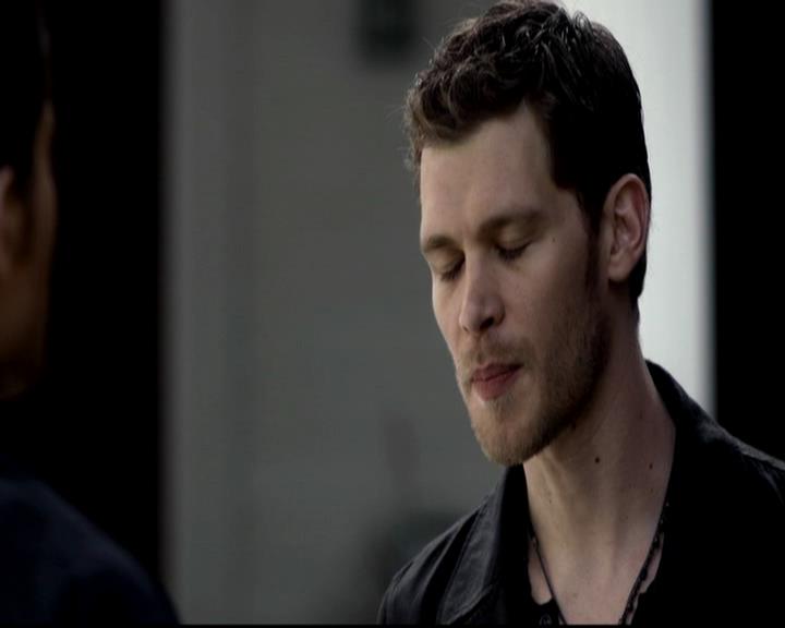 VampireDiariesWorld-dot-org_4x06WeAllGoALittleMadSometimes0454.jpg