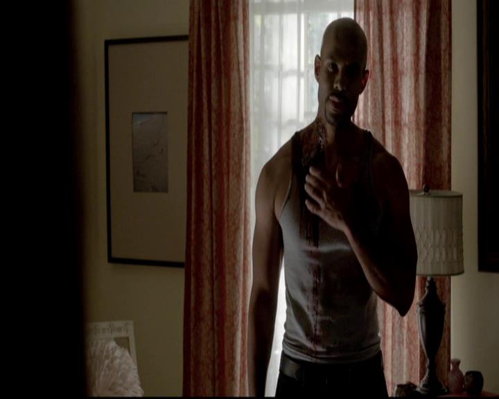 VampireDiariesWorld-dot-org_4x06WeAllGoALittleMadSometimes0489.jpg