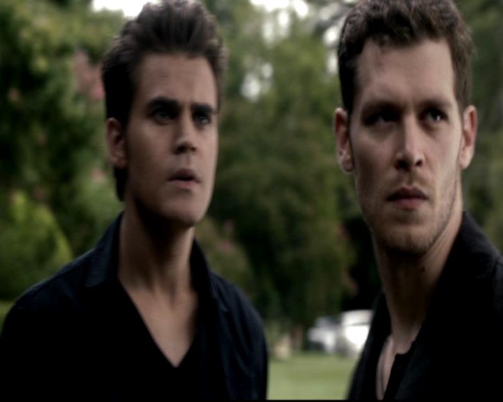 VampireDiariesWorld-dot-org_4x06WeAllGoALittleMadSometimes0524.jpg