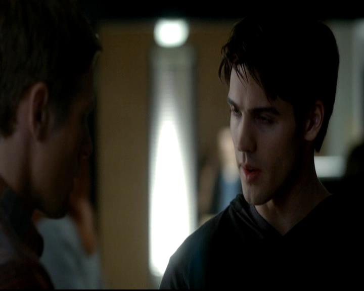 VampireDiariesWorld-dot-org_4x06WeAllGoALittleMadSometimes0543.jpg