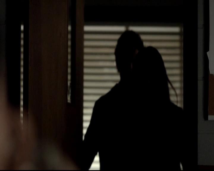 VampireDiariesWorld-dot-org_4x06WeAllGoALittleMadSometimes1019.jpg