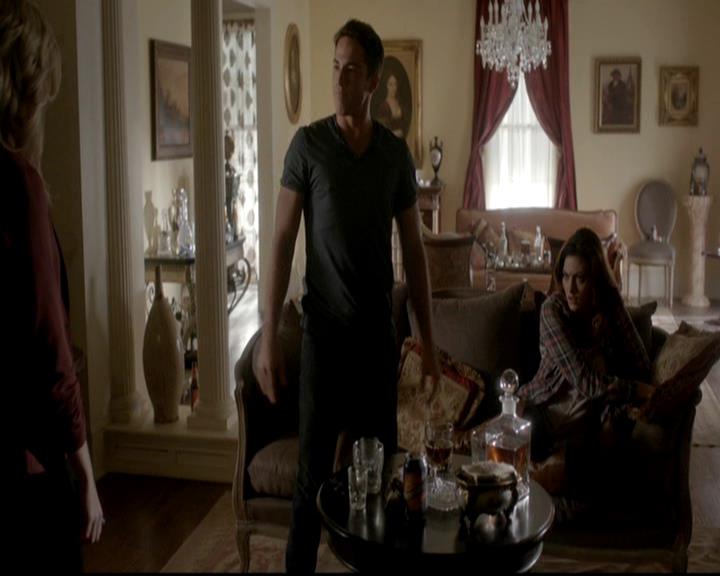 VampireDiariesWorld-dot-org_4x06WeAllGoALittleMadSometimes1913.jpg