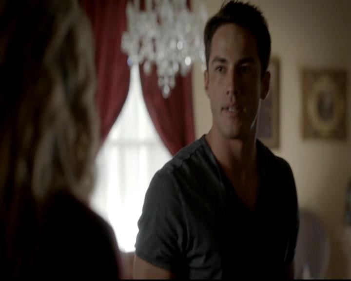 VampireDiariesWorld-dot-org_4x06WeAllGoALittleMadSometimes1914.jpg